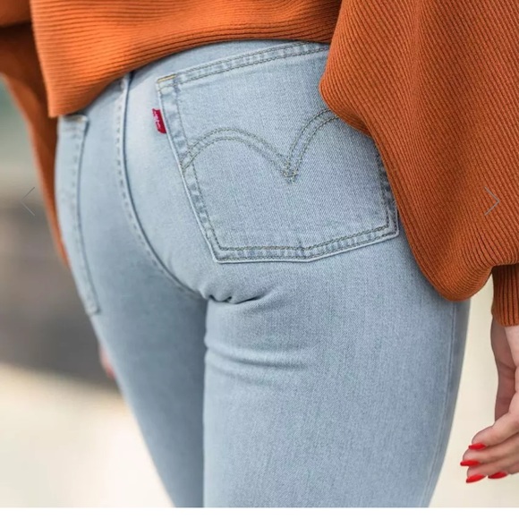 Levi’s wedgie skinny stretch light wash size 25 - Picture 3 of 10